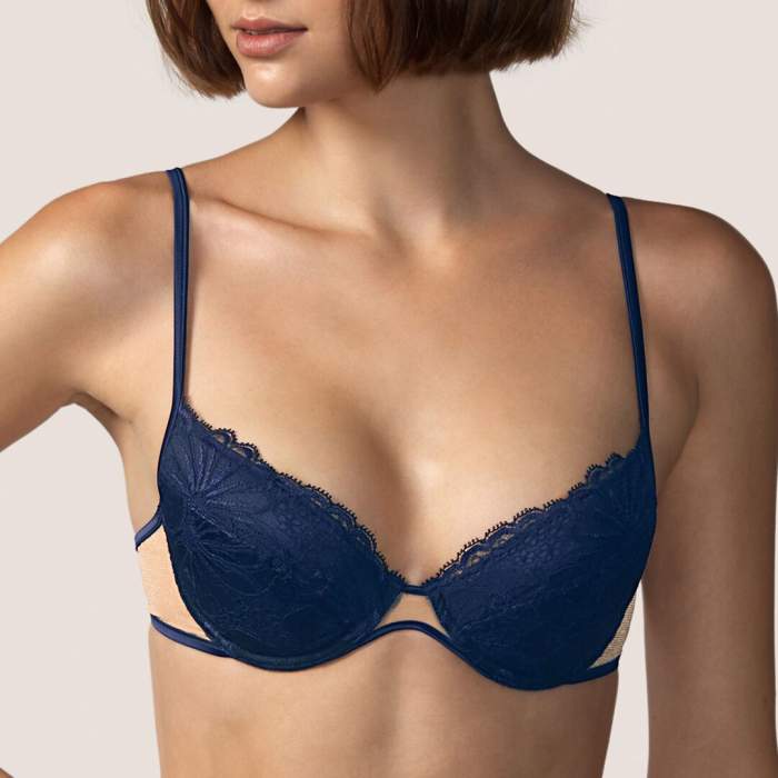 Blue push up bra,  Andres...
