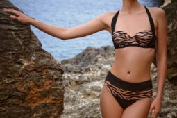 Bikinis Sarda 2024: Encuentra los mejores precios en la colección de baño de Andrés Sarda en unas1.com